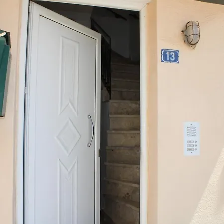 Apartment Bloom Apt In Halepa Chania