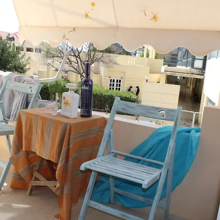 Bloom Apt In Halepa Chania Apartamento La Canea